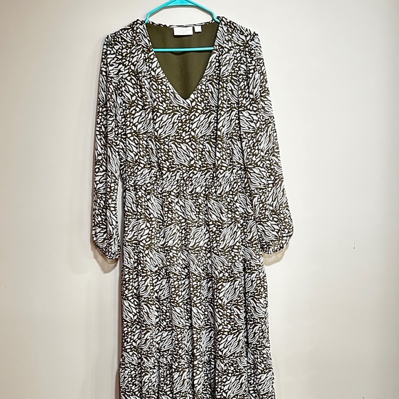 Green and White Patterned Midi Dress Size MP - Picture 6 of 6